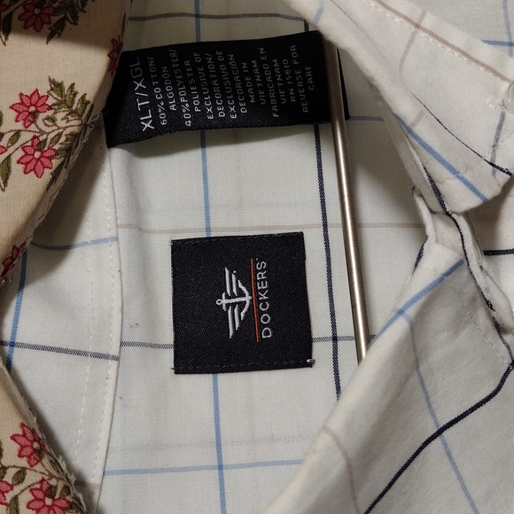 Men's Dockers XL white blue check pattern button up dress shirt - Picture 3 of 8